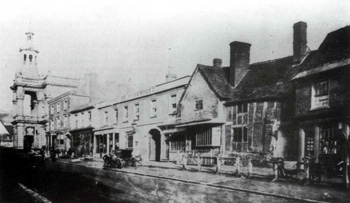 Aveline and Phillips at the end of the 19th century (with the cart outside)